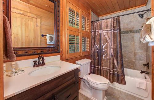 Chalet Village North House | The Buckhorn by Stony Brook Cabins