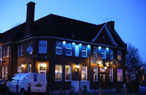 Norbiton Hotel | The Bull and Bush Hotel Kingston