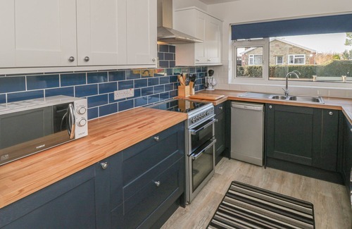 Driffield Cottage | THE BUNGALOW AT MILL FALLS, pet friendly in Great Driffield