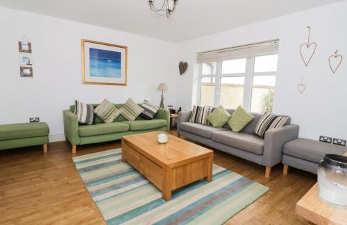 Edern House | The Bungalow
