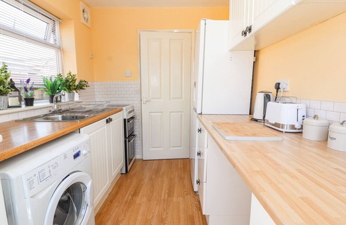 Towyn Cottage | THE BUNGALOW, pet friendly, character holiday cottage in Towyn