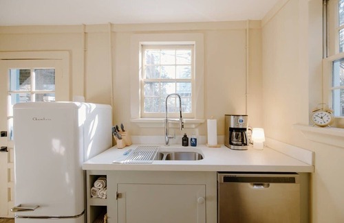 Wrightsville Beach Condo | The Bungalow Lounge S