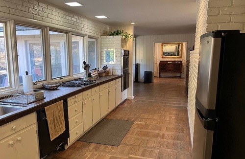 Noddin House | The Bunkhouse at Harwood Farms, Los Gatos CA. 4br, 3ba, heated pool & views