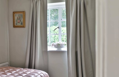 Beverston Other | The Butlers Bungalow - Beverston Castle Cotswolds