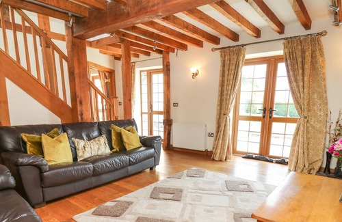 Kingswood House | THE BYRE, family friendly, character holiday cottage in Berriew