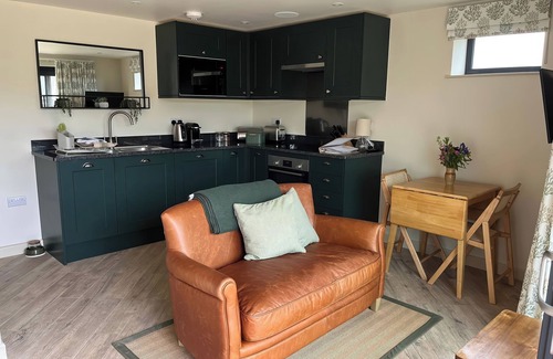 St. Agnes Cottage | THE CABIN AT ROPEWALK, pet friendly, with a garden in St Agnes