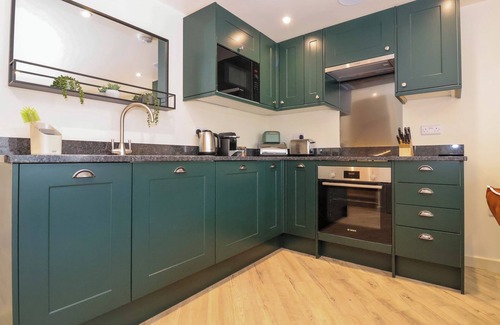 St. Agnes Cottage | THE CABIN AT ROPEWALK, pet friendly, with a garden in St Agnes