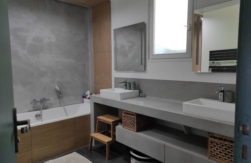 Nonglard House | The calm of the countryside with the benefits of Annecy's lake and mountains