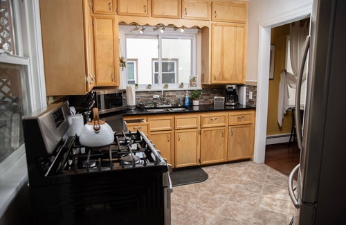 Alamosa Cottage | The Campus Cottage-Charming Bohemian located 1/2 block from ASU! STR#2983