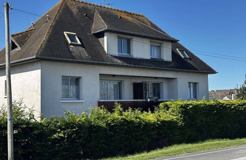 Ouistreham Apartment | The canal lighthouse, private garden