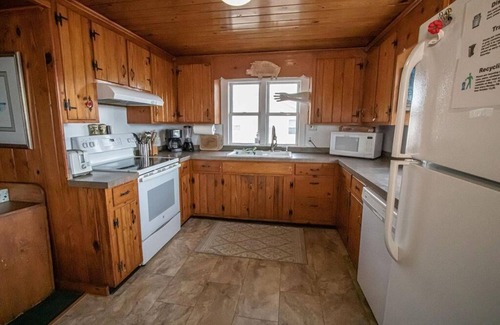 Holden Beach House | The Captain's Quarters - Oceanfront 2 Bedroom Home