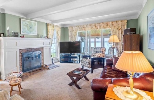 Severn House | The Captains Lake House