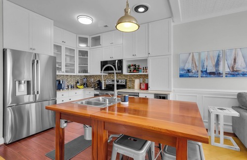 Fairfield Harbour House | The Captain’s Quarters