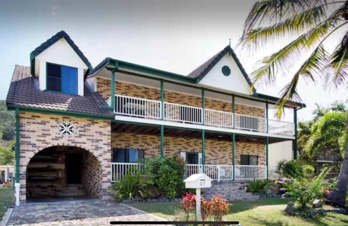 Hideaway Bay House | The Captains Retreat - Family Friendly Beach house