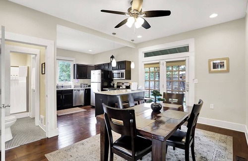 Downtown Indianapolis House | The Carriage House at The Birdhouse on Meridian.