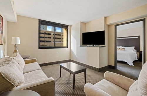 Las Vegas Hotel | The Carriage House