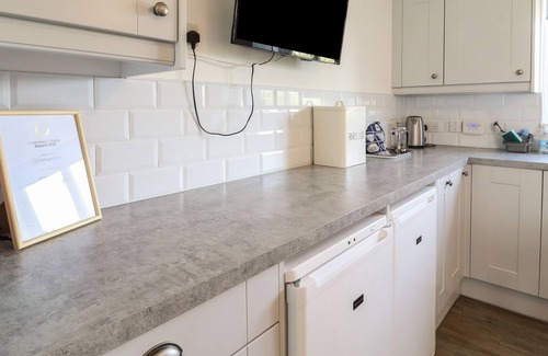 Weybread House | THE CARTLODGE, pet friendly, character holiday cottage in Harleston