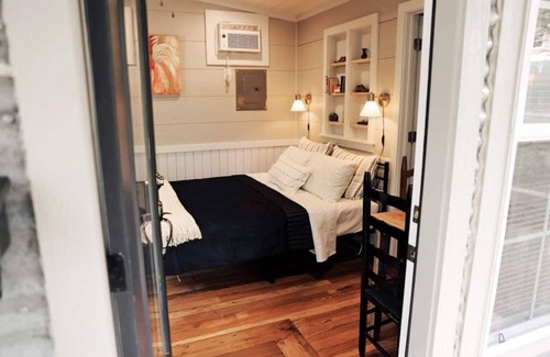 Brenham House | The Casita