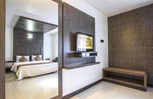 Peelamedu Hotel | THE CASTELLO RESIDENCY