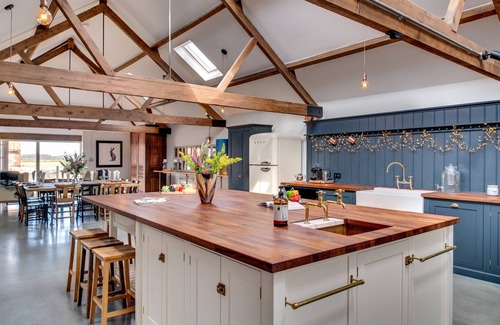 Wells-next-the-Sea House | The Cattle Shed - Four Bedroom House, Sleeps 10