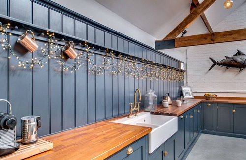Wells-next-the-Sea House | The Cattle Shed - Four Bedroom House, Sleeps 10