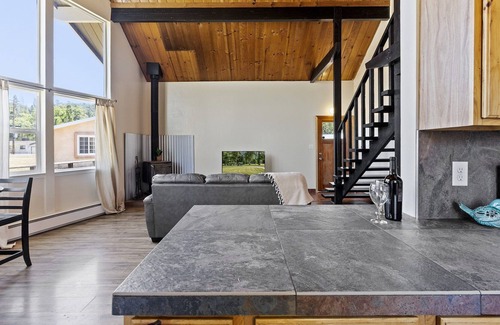 Soulsbyville House | The Caylor Chalet