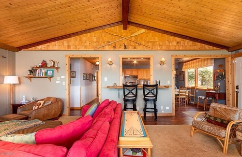 Marcellus House | The Cedar Lodge on Big Fish Lake