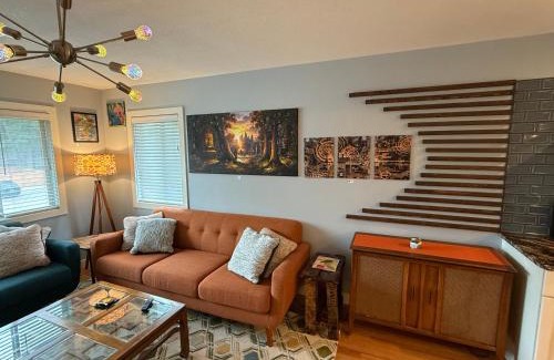 Northeast Minneapolis Arts District Apartment | The Celadon Art Loft
