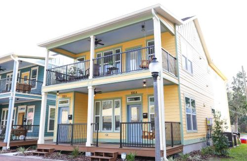Pleasant Street House | The Champion's Suite Newly Built Upscale Central