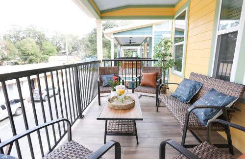 Pleasant Street House | The Champion's Suite Newly Built Upscale Central