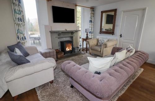 Dol-y-Gaer House | The Chapel