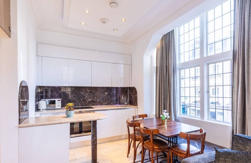 City of Westminster Hotel | The Chapter Hotels - Griffin House