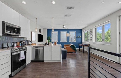 Fort Worth Apartment | The Charming 2BD: In the Heart of FortW & Stylish!