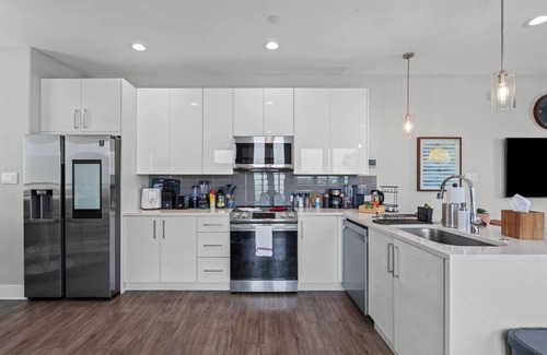 Fort Worth Apartment | The Charming 2BD: In the Heart of FortW & Stylish!