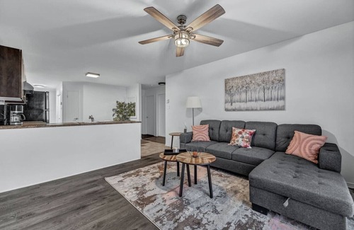 Gatineau Apartment | The charming 3 bedroom with a river view