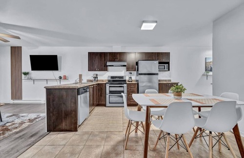 Gatineau Apartment | The charming 3 bedroom with a river view