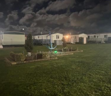 Ingoldmells Ski Chalet | The chase , Ingoldmells caravan rental 8 berth