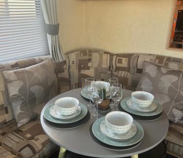 Ingoldmells Ski Chalet | The chase , Ingoldmells caravan rental 8 berth