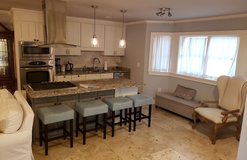 Sanford Apartment | The Chef's Suite@Park Place Inn
