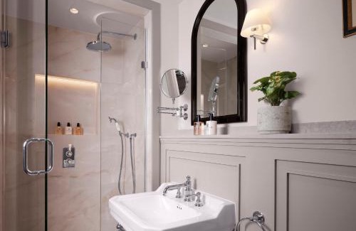 Chelsea Hotel | The Chelsea Townhouse by Iconic Luxury Hotels