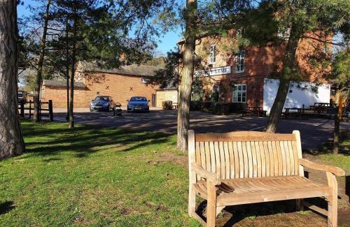 Gaddesby Hotel | The Cheney Arms