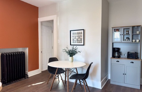 Lancaster Apartment | The Church Street Suite - Downtown, Cozy, Parking