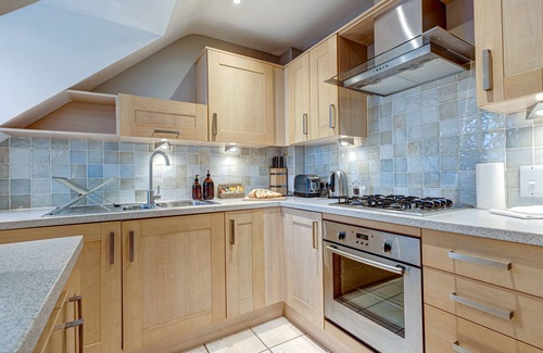 Oxford Apartment | The Churchill Suite Vanbrugh 6 | Oxford Holiday Let | 2 Beds & Sleeps 4