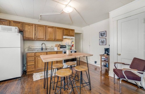 Fayetteville Apartment | The Clementine - Monthly Rental - Walk Everywhere!