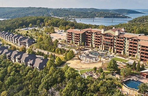 Ridgedale Villa | The Cliffs of Long Creek - Table Rock Lake, Experience a Big Cedar 4th of July.