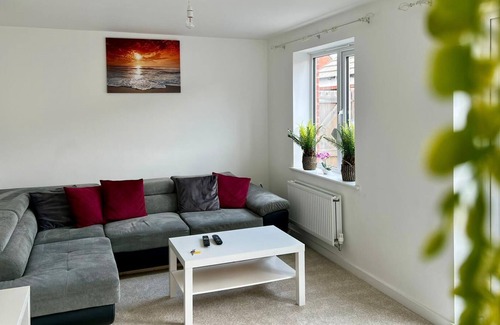 Peterborough Apartment | The Clovelly by Incredible Stay