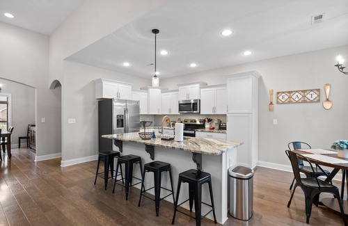 Clarksville House | The Clubhouse 2296 Colston Dr