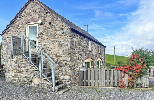 Rhyd-y-foel Cottage | The Coach House - HW7593