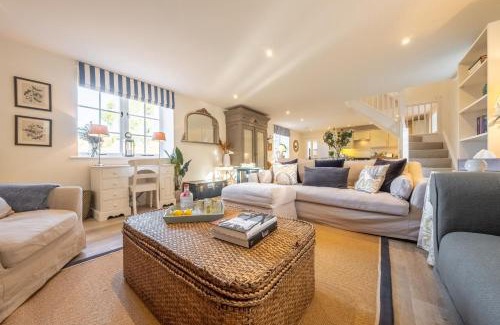 Hunstanton House | The Coach House R