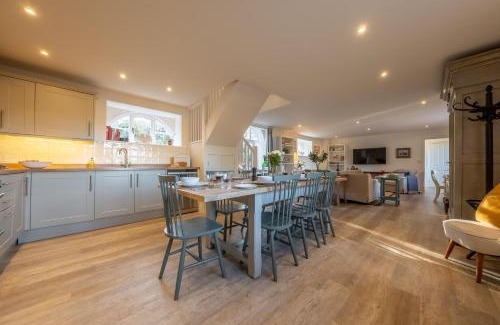 Hunstanton House | The Coach House R